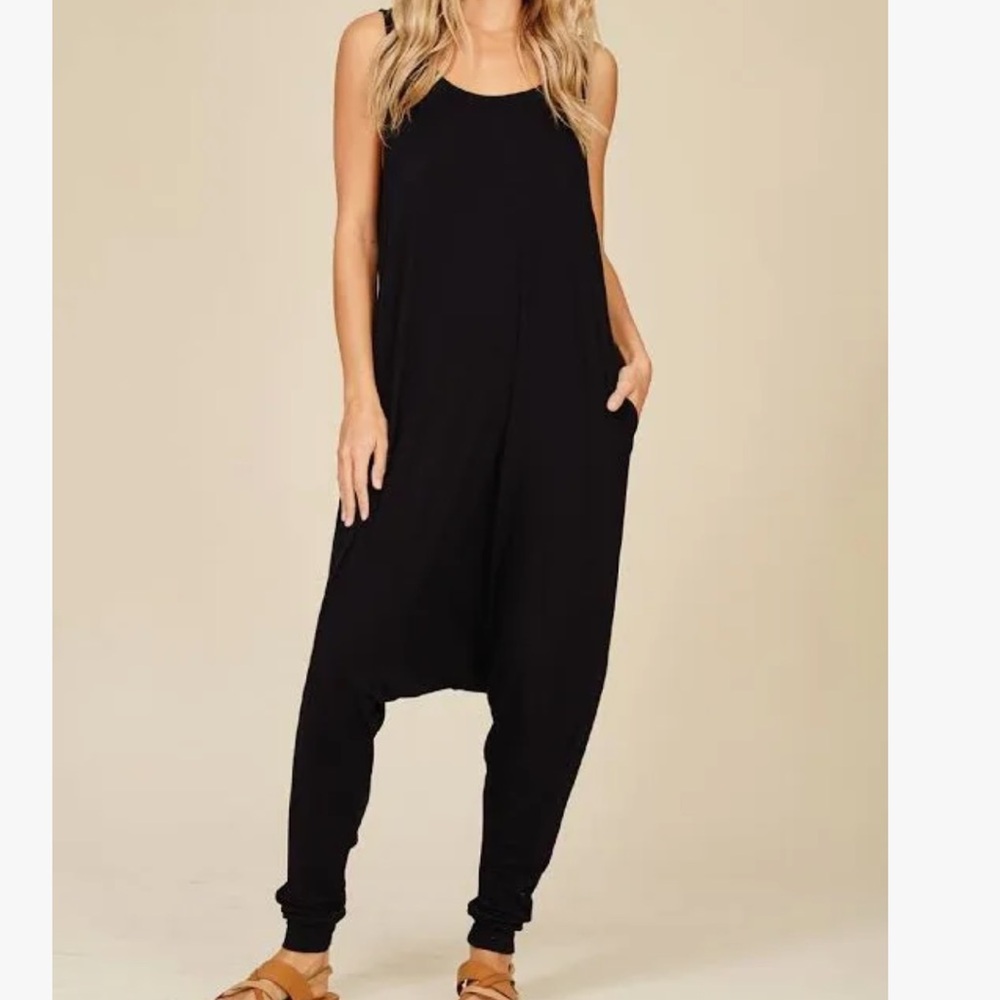 Momper Romper Black Sleeves Relaxed Fitting Comfortably loose harem pant Sz S